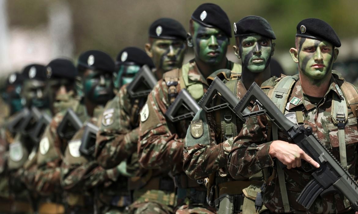 Alistamento militar 2026 termina em 30 de junho. Saiba quem deve se inscrever, como fazer o cadastro e as consequências de perder o prazo.