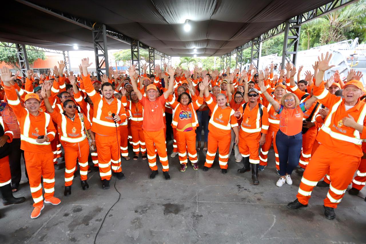 Manaus reforça limpeza pública com novos caminhões e mais 500 garis