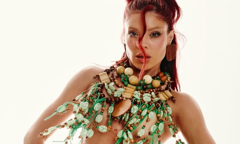Gkay usa looks amazônicos feitos por artistas locais em Manaus