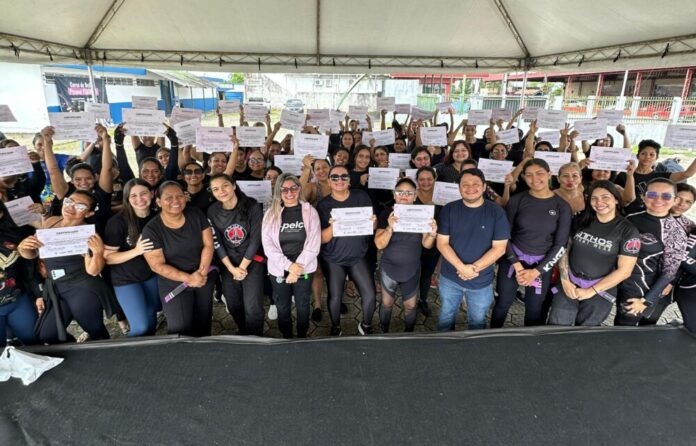 Curso gratuito de MMA e defesa pessoal feminina abre vagas em Manaus
