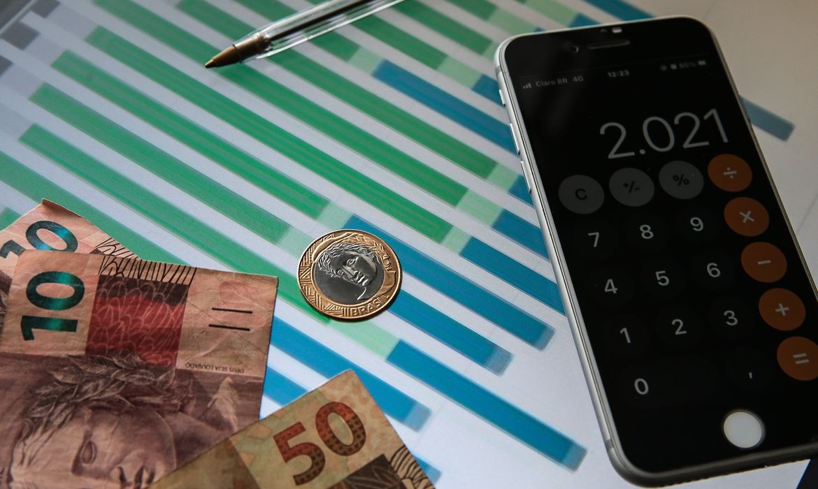 Juros elevam déficit nominal das contas públicas