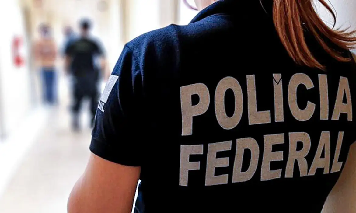 PF age contra compartilhamento ilegal na internet