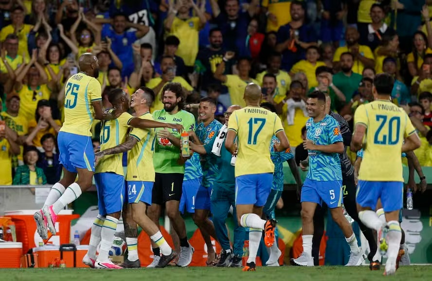 Brasil fecha ciclo de amistosos com vitória expressiva