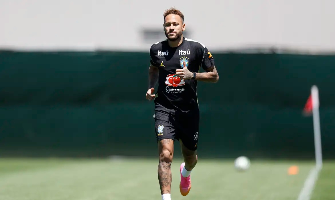 Neymar joga ou não?