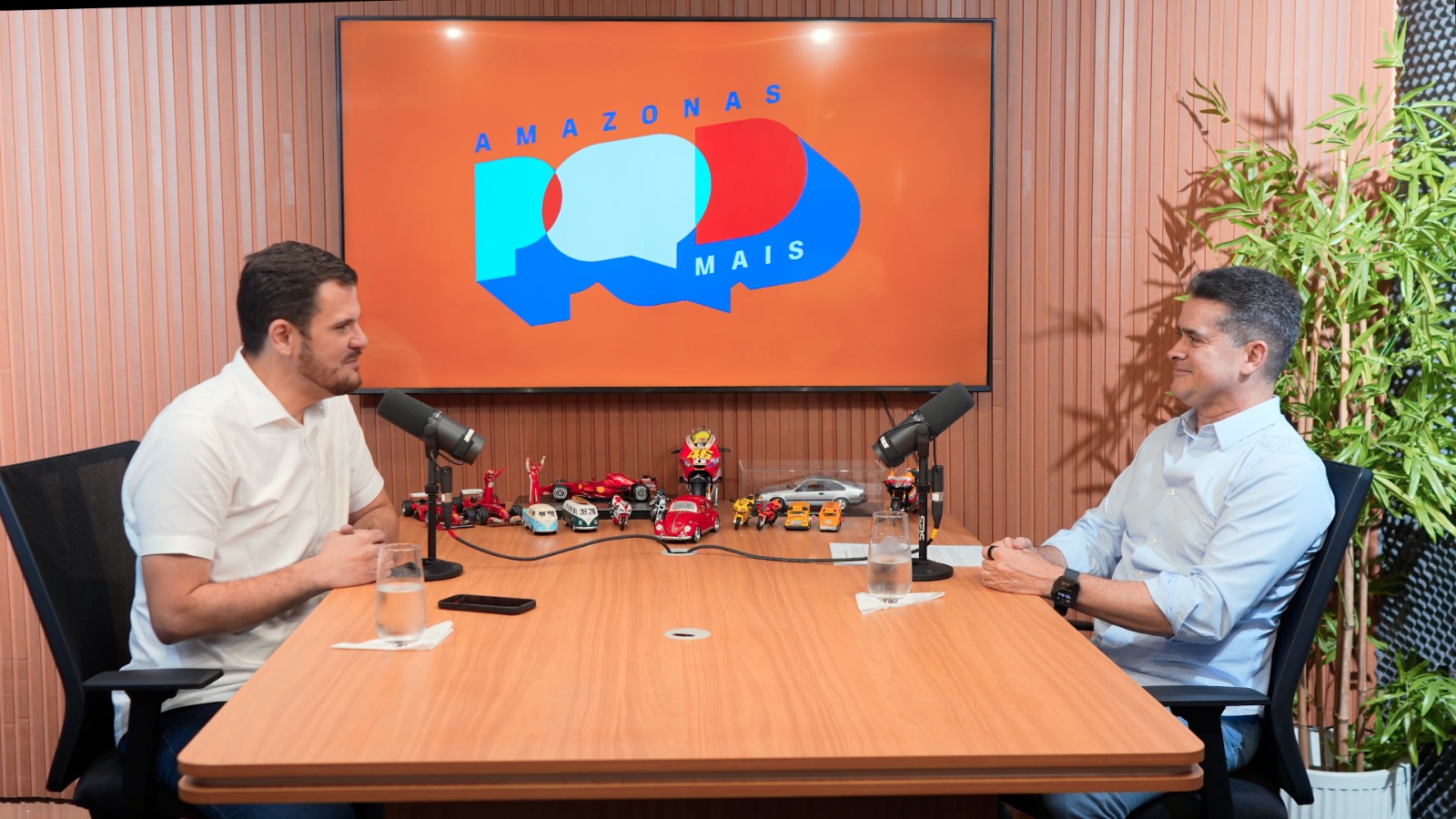 Podcast vira palco de debate político