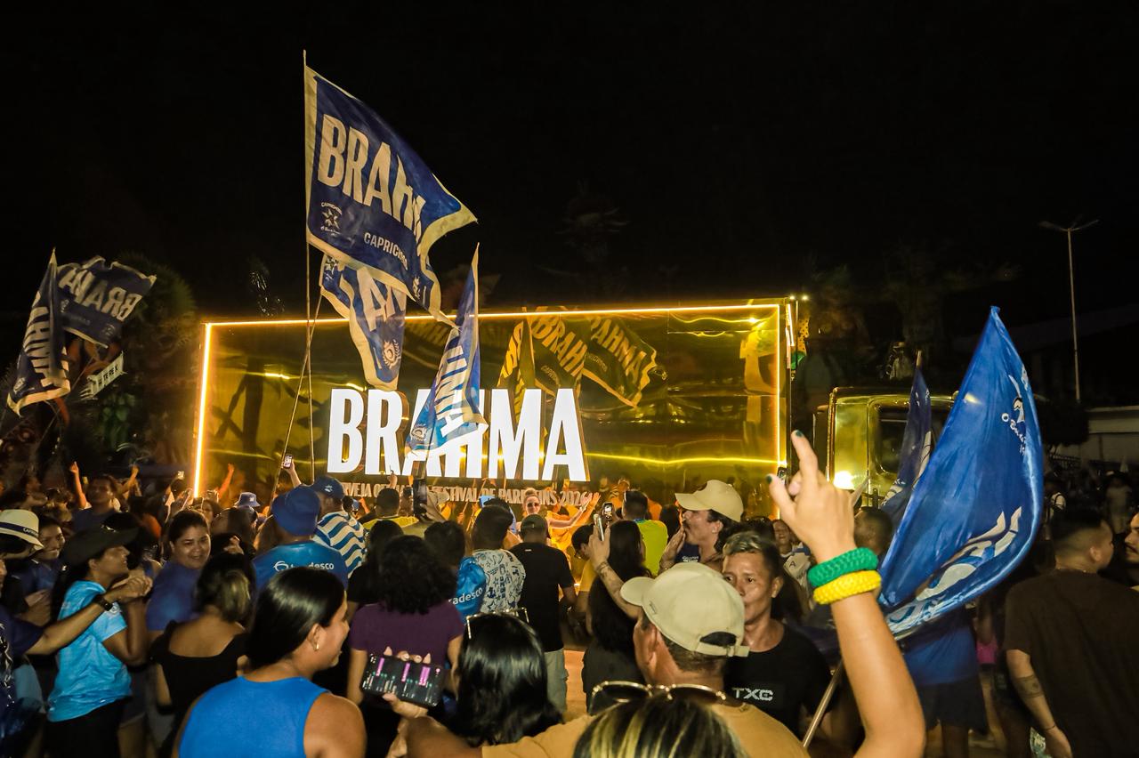 Caprichoso campeão recebe homenagem da Brahma