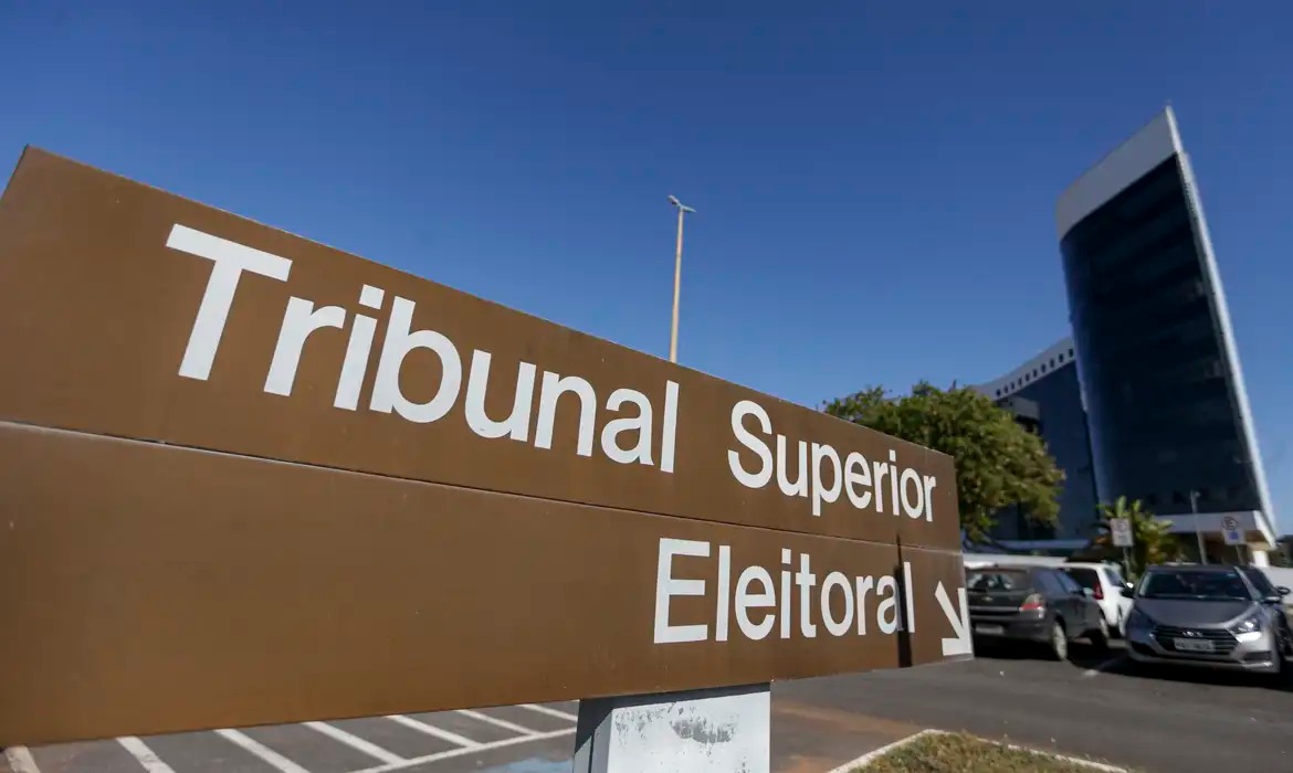 Apresentadores se afastam para disputar eleições 2026