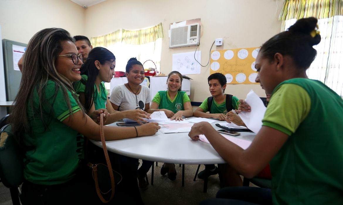 Pé-de-Meia amplia inclusão educacional
