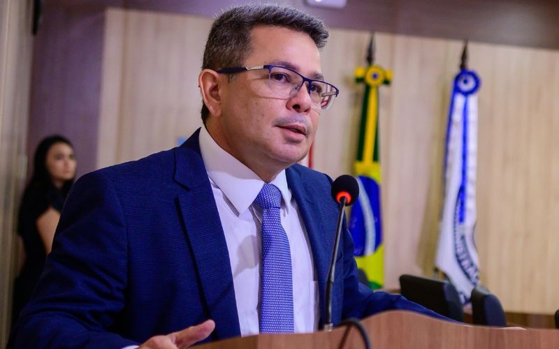 Ausência de Tadeu de Souza repercute no cenário político
