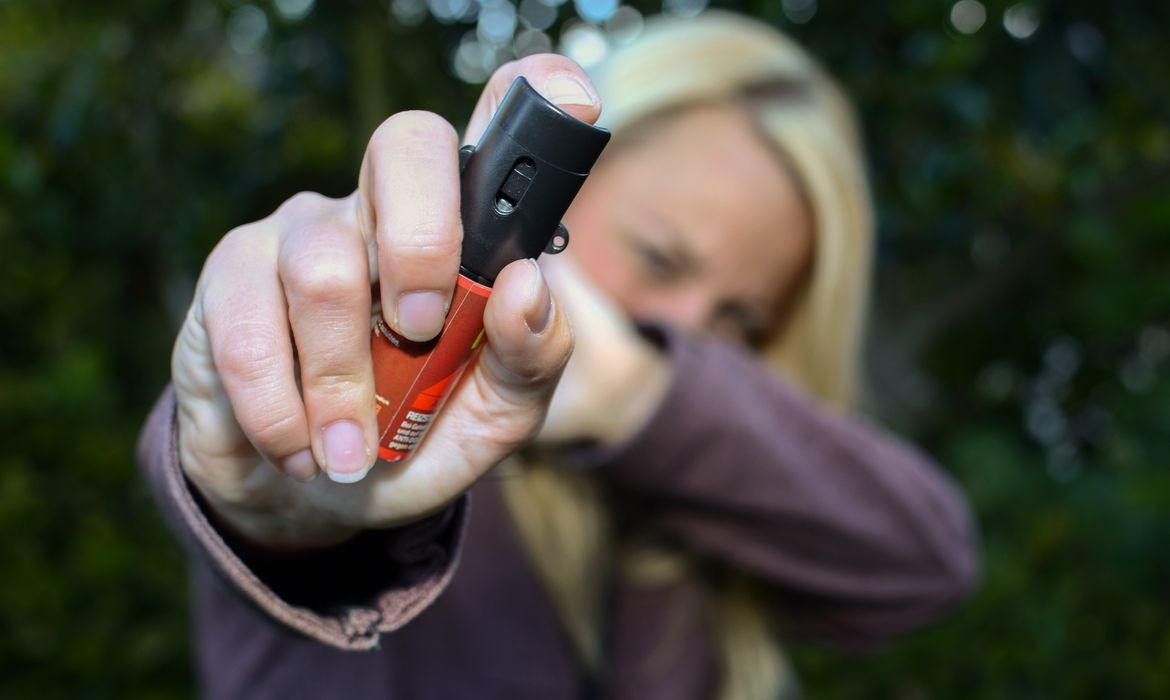 Projeto do spray de pimenta feminino aguarda sanção presidencial