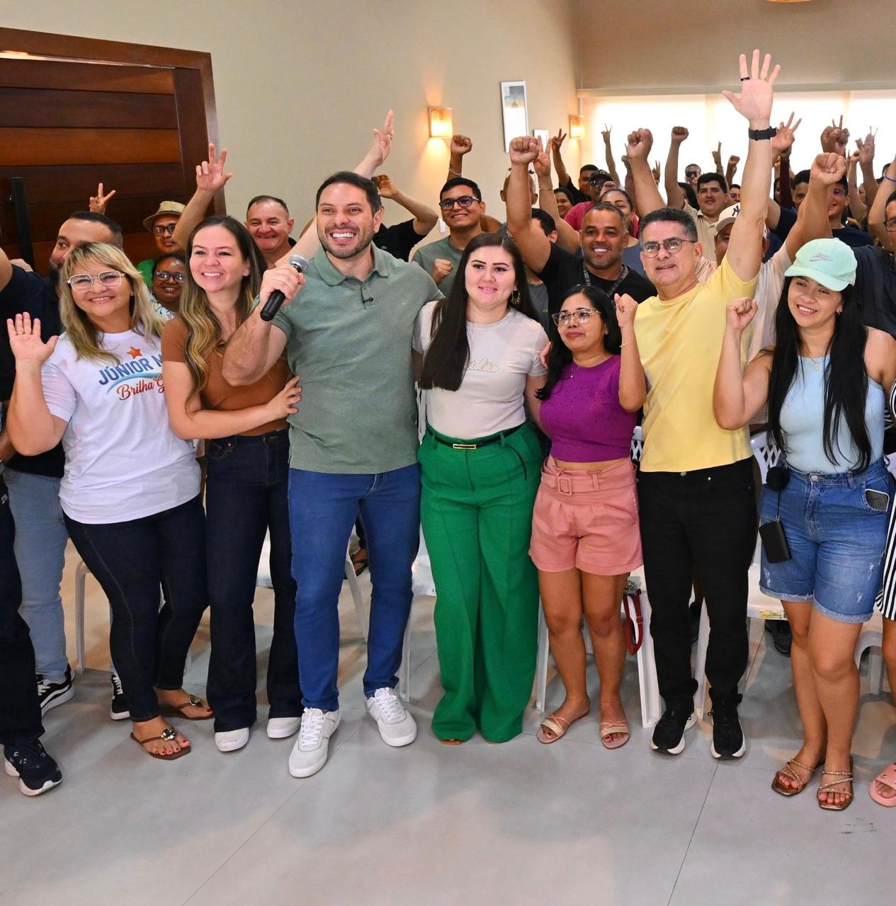 David Almeida debate futuro da economia com trabalhadores do Distrito Industrial