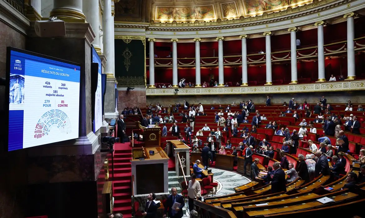 Lei francesa sobre redes sociais amplia debate sobre privacidade