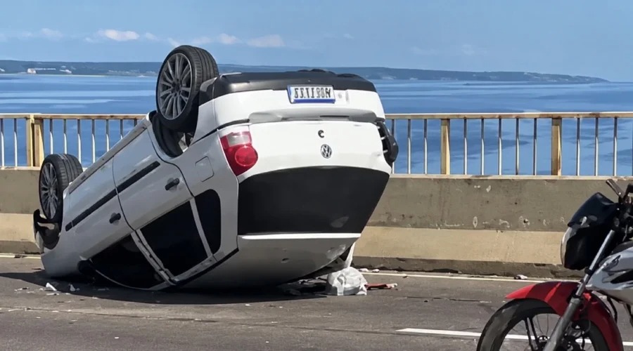 Acidente na Ponte Rio Negro provoca lentidão