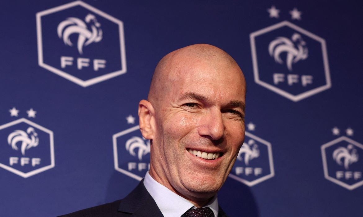 Zidane assume França após sucesso no Real Madrid