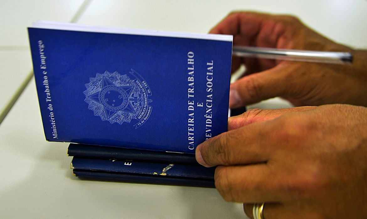 Empregos formais impulsionam economia brasileira