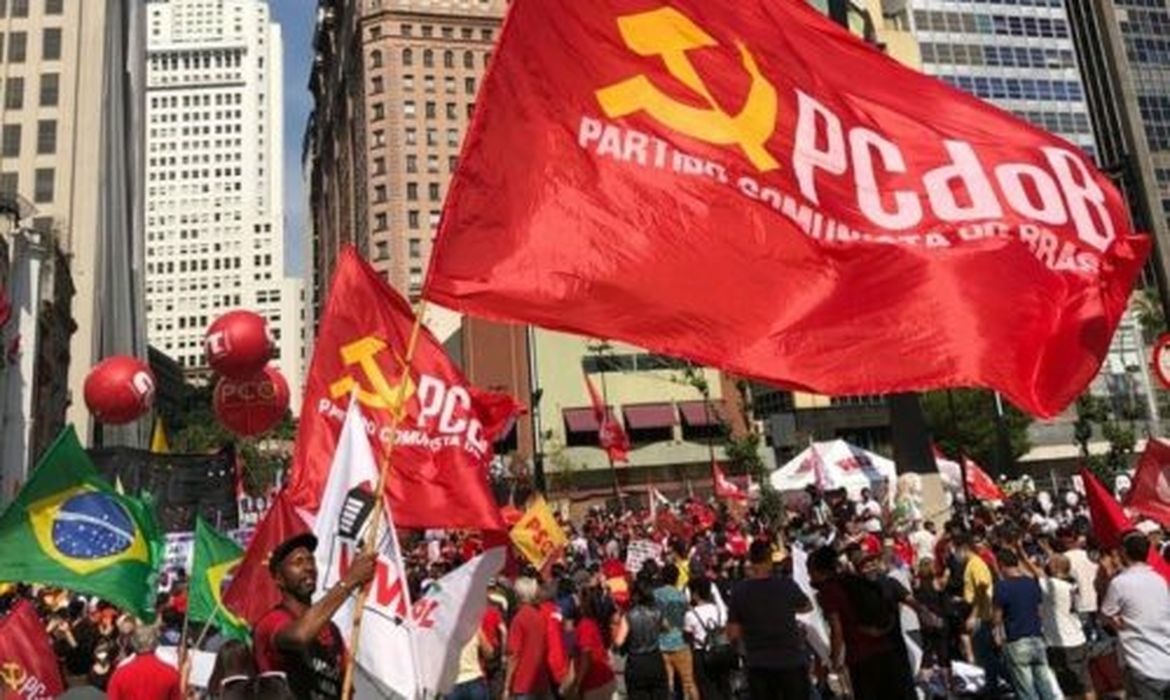 Apoio do PCdoB a Lula movimenta eleições de 2026