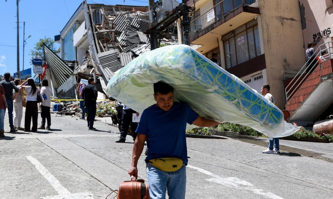 Terremoto de 7,4 na Colômbia deixa 224 mortos