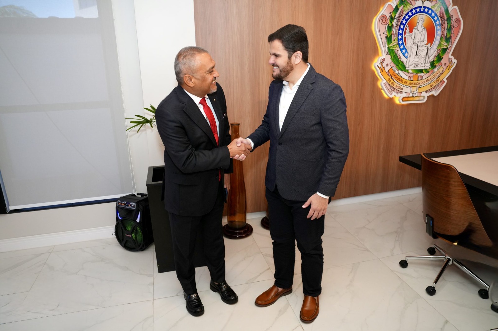 Arrecadação municipal entra em pauta em reunião com TJ-AM