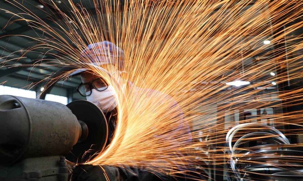 Indústria acumula alta de 1,4% nos primeiros cinco meses de 2026