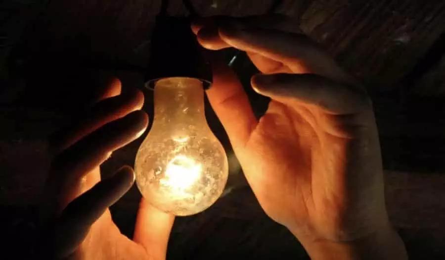 Bairros de Manaus terão falta de energia nesta terça