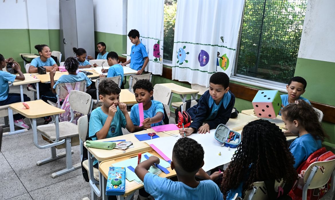 74% das escolas integrais têm maioria de alunos pretos ou pardos
