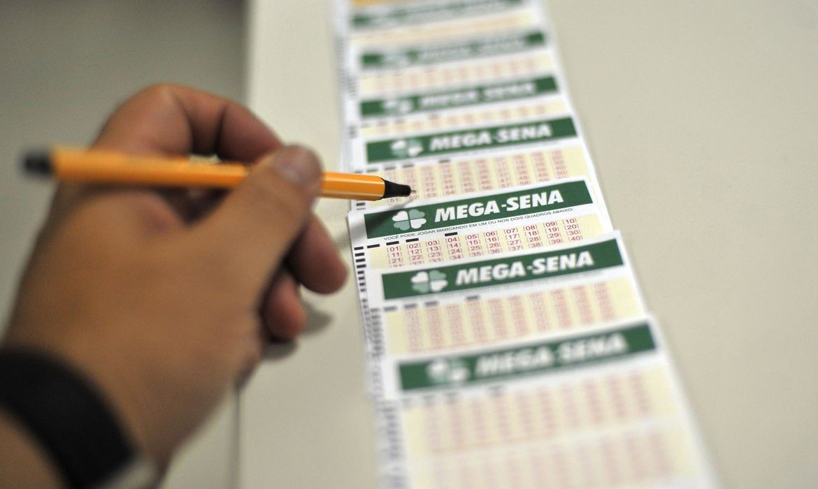 Mega-Sena: sorteio de R$ 35 milhões será às 20h