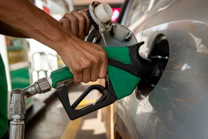Senado aprova medidas contra alta do petróleo