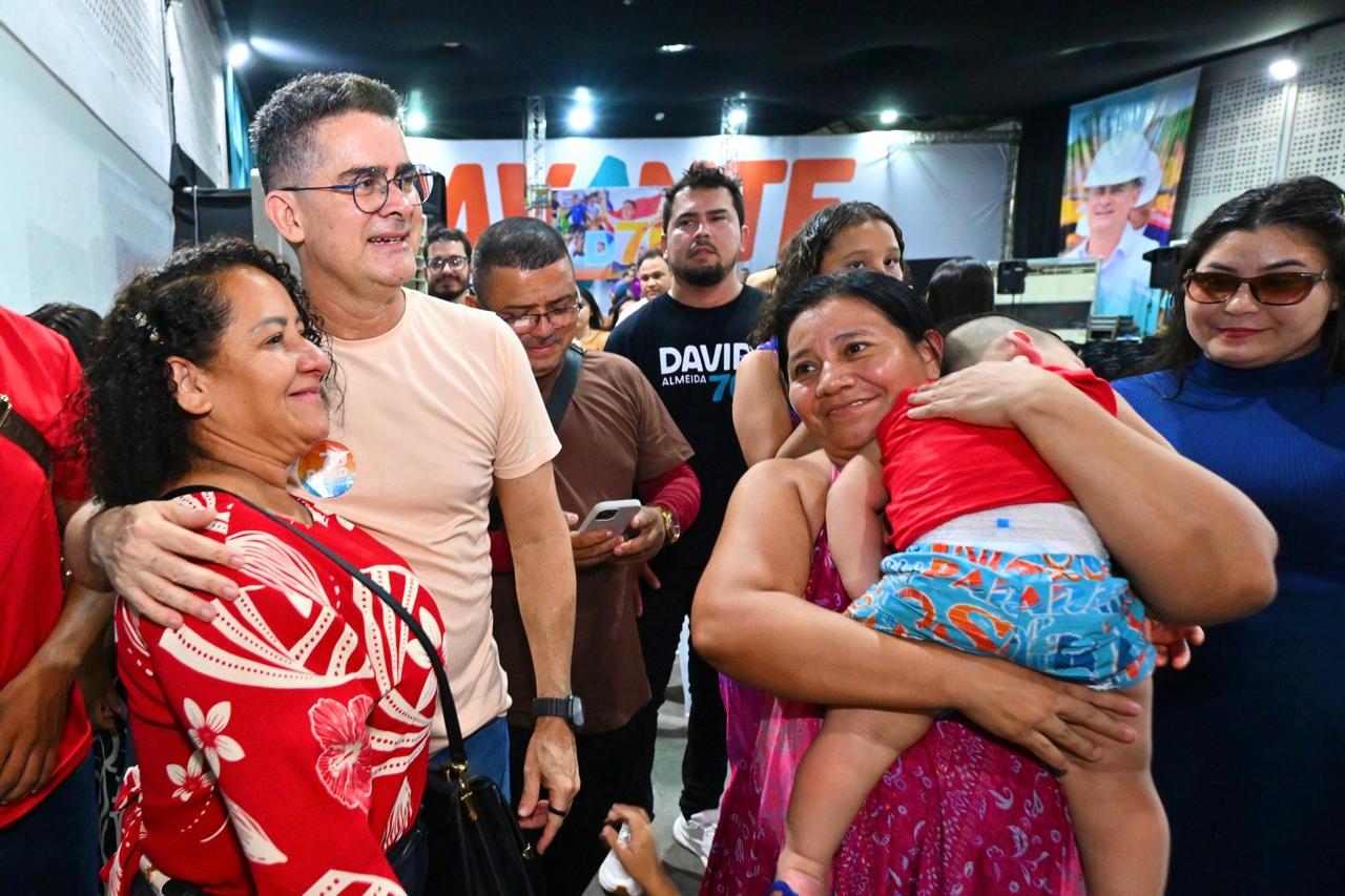 David Almeida prioriza mães solo e chefes de família em proposta de habitação popular