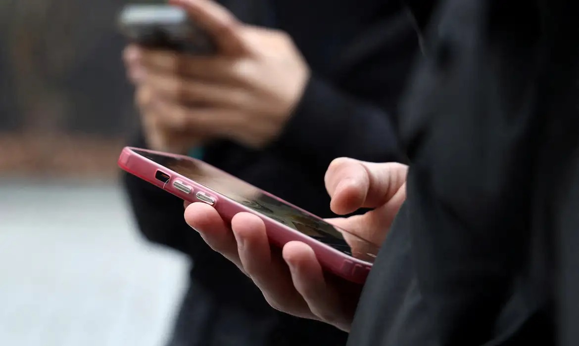 Participação de jovens nas urnas fortalece debate democrático