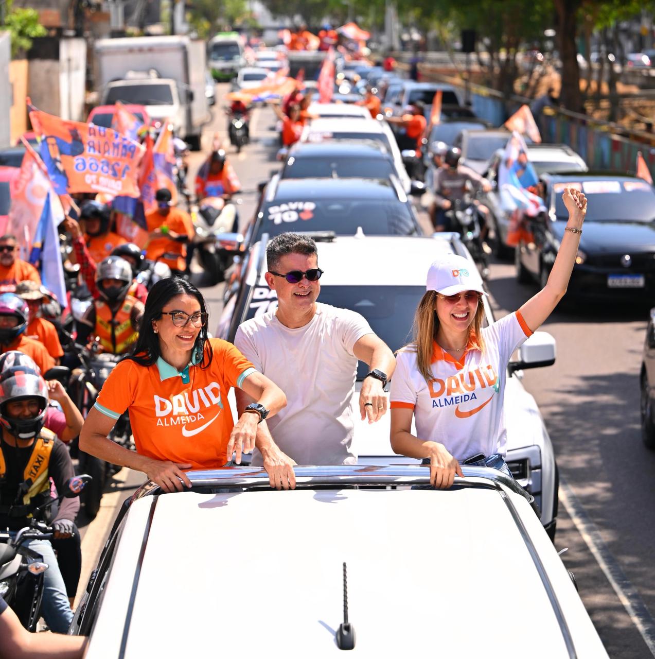 David Almeida inicia sequência de carreatas por Manaus e interior