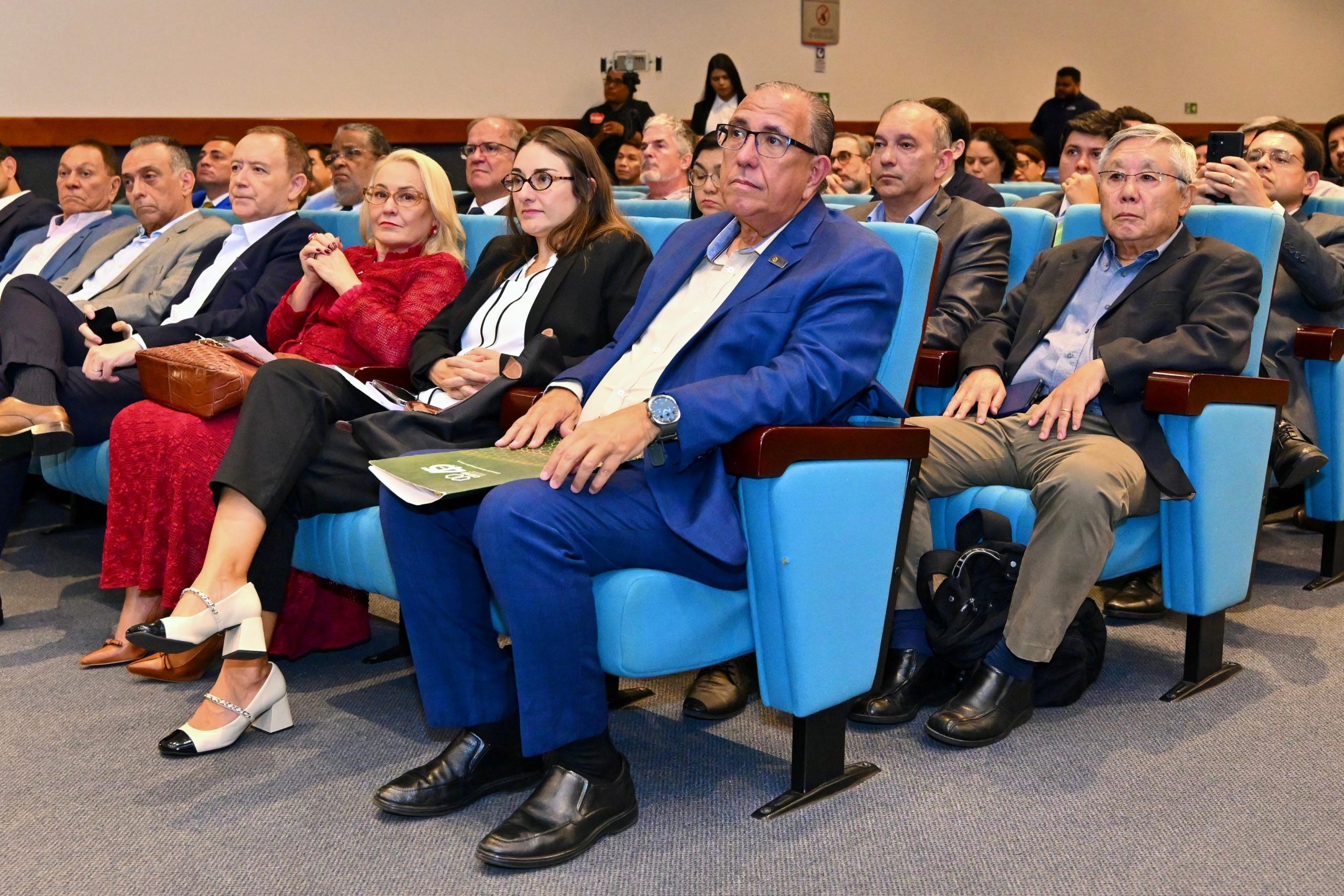 David Almeida destaca empregos do Polo Industrial e apresenta propostas à indústria