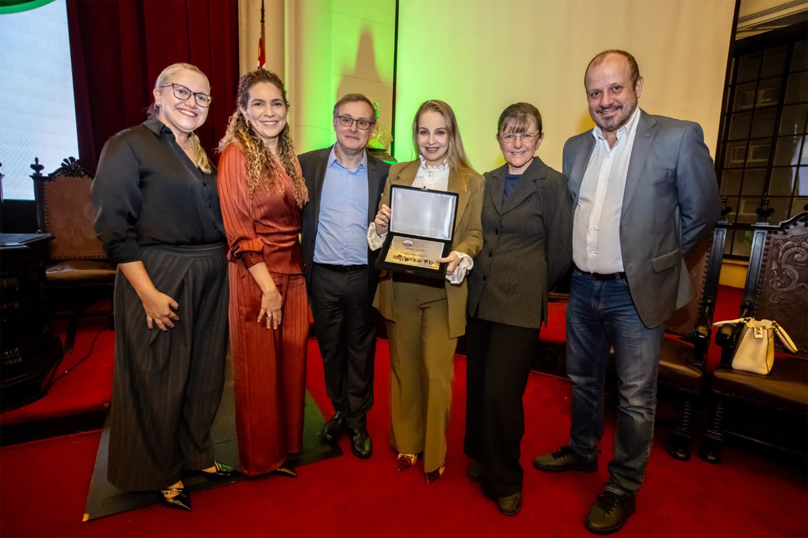 Selo FBSP destaca inovação da DPAM na proteção a vítimas indiretas do feminicídio