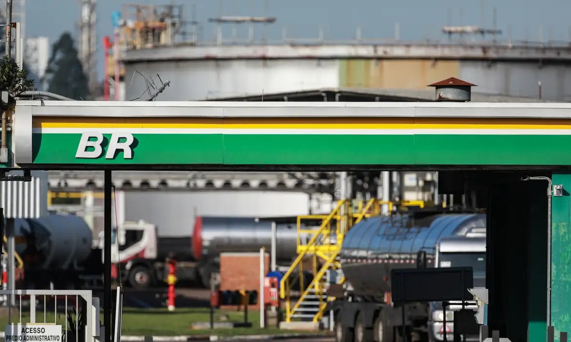 Aumento do diesel não significa alta de R$ 1 nos postos; entenda