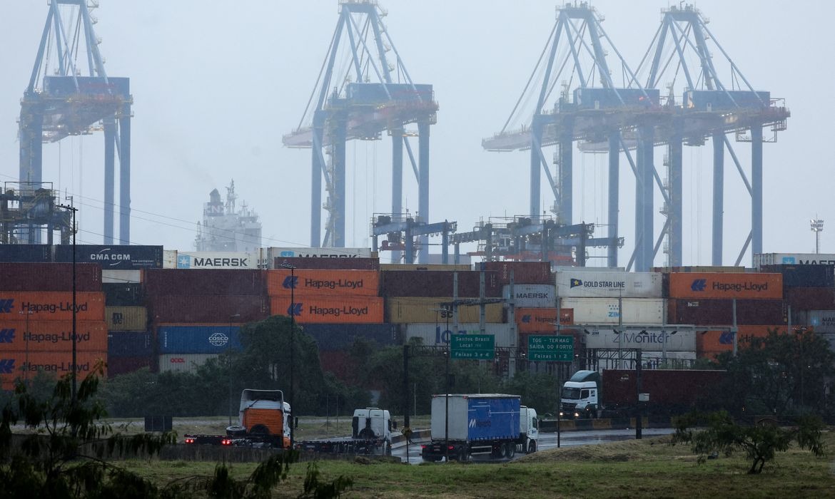 Tarifaço dos EUA: empresas brasileiras podem acessar novo crédito